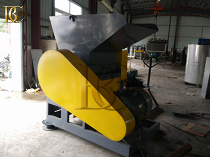 塑料破碎機被大量應(yīng)用在包裝行業(yè)是什么原因？