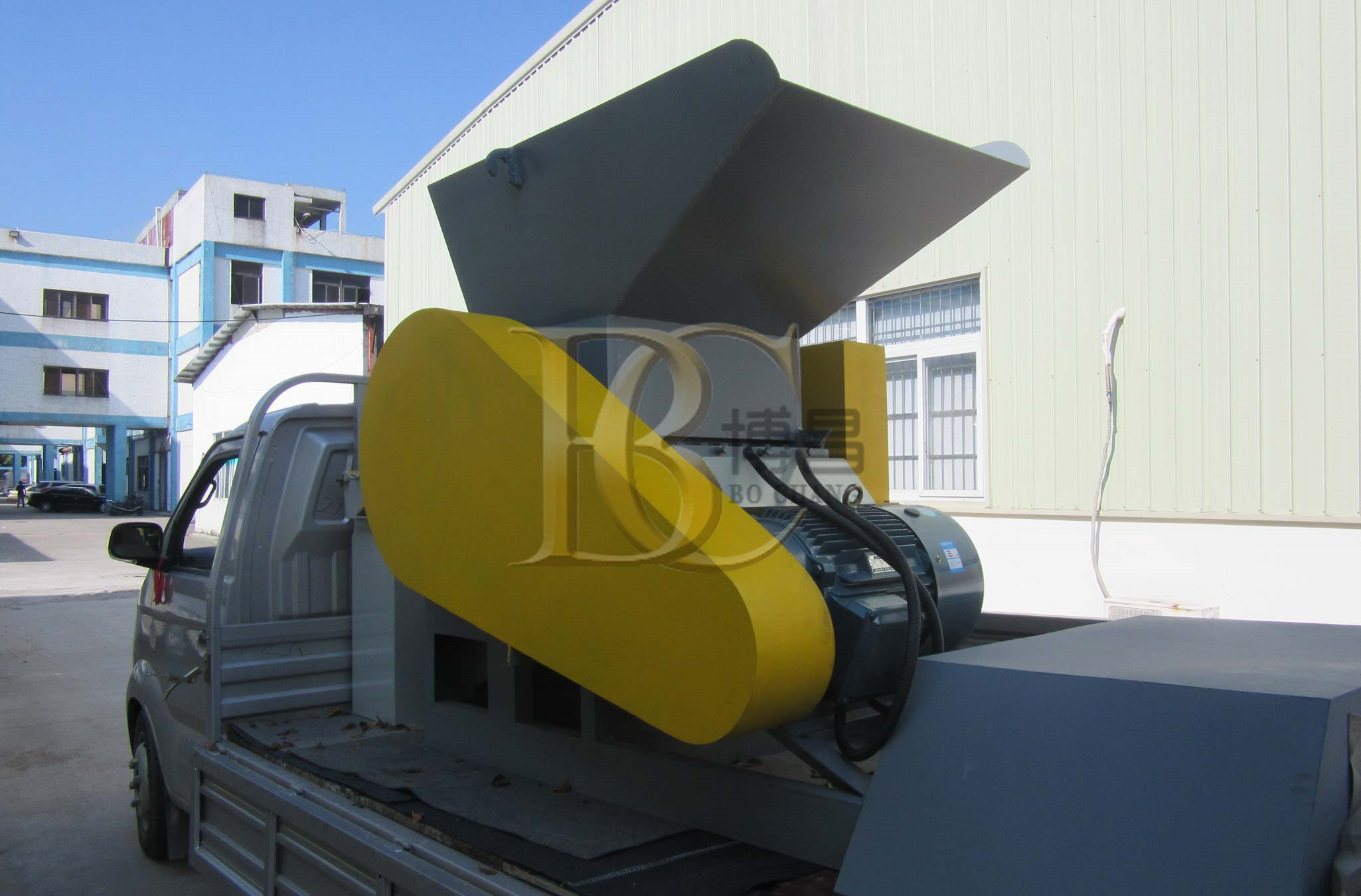 教你一招，如何預防塑膠破碎機軸承發熱？