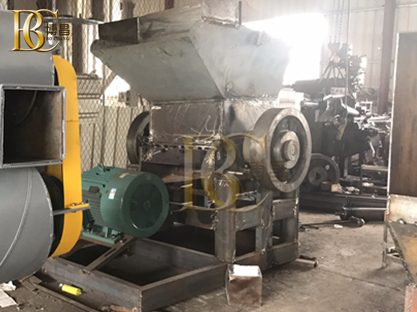 塑膠破碎機設(shè)備 塑膠破碎機設(shè)備